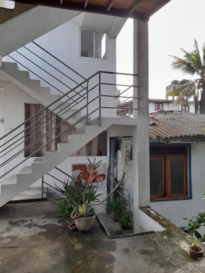 Hotel Remember Hikkaduwa Bagian luar foto